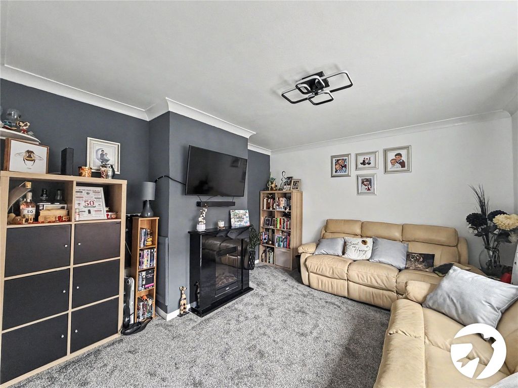 Property photo 2 of 17 Picture No. 18
