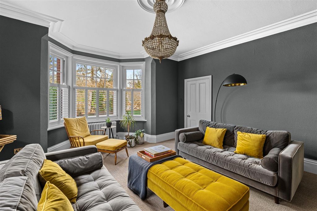 Property photo 1 of 27