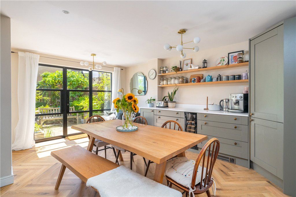 Property photo 3 of 32 Dining Kitchen