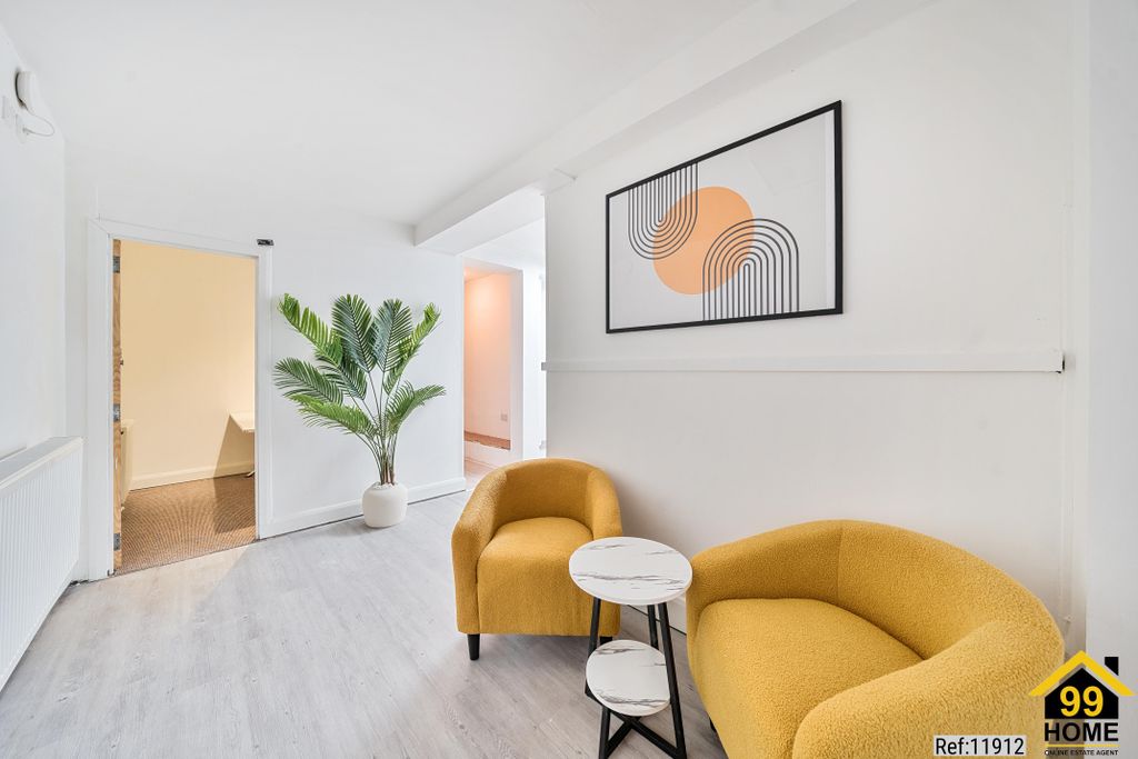 Property photo 1 of 32 Photo 0