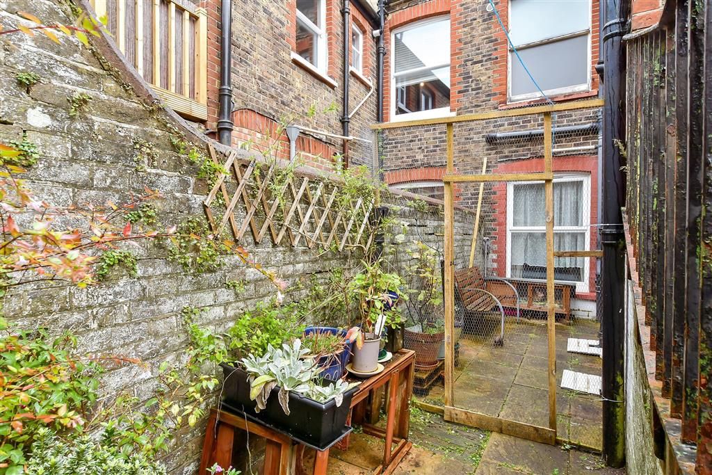 Property photo 1 of 11 Patio / Decking