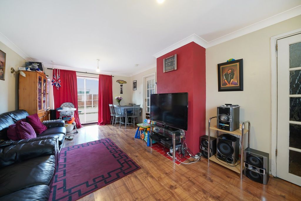 Property photo 2 of 11