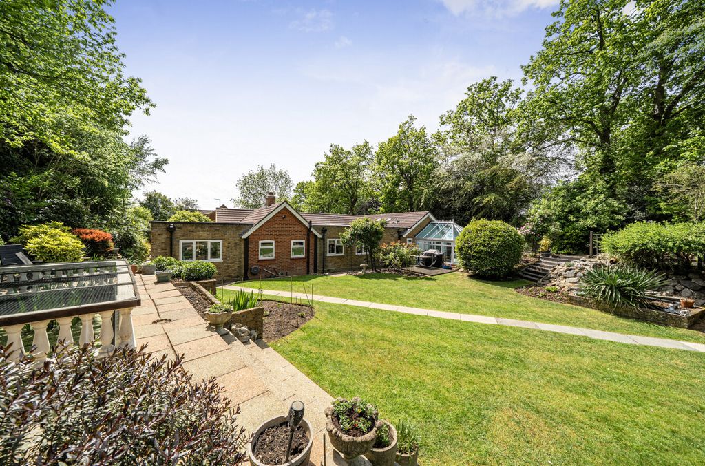 Property photo 2 of 27 1449599-13-69Fb7A...