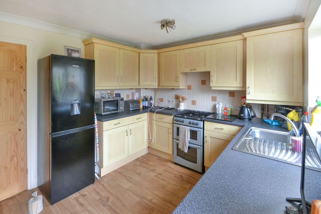 Property photo 3 of 12