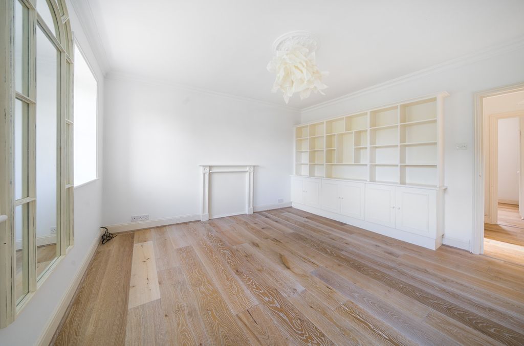 Property photo 2 of 9 988157 (2)