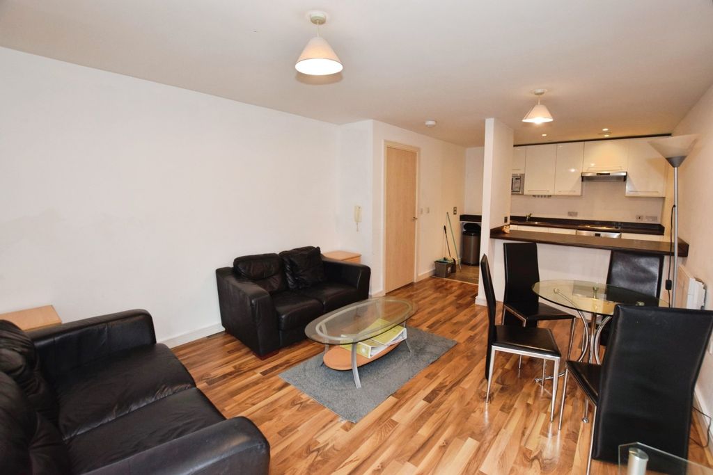 Property photo 2 of 16 Picture No. 24