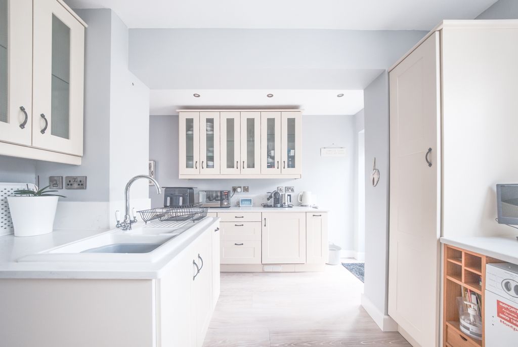 Property photo 2 of 21 Xt5A2153-Hdr(3)