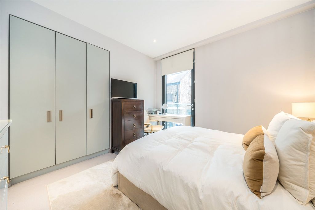 Property photo 3 of 5 Picture No. 32