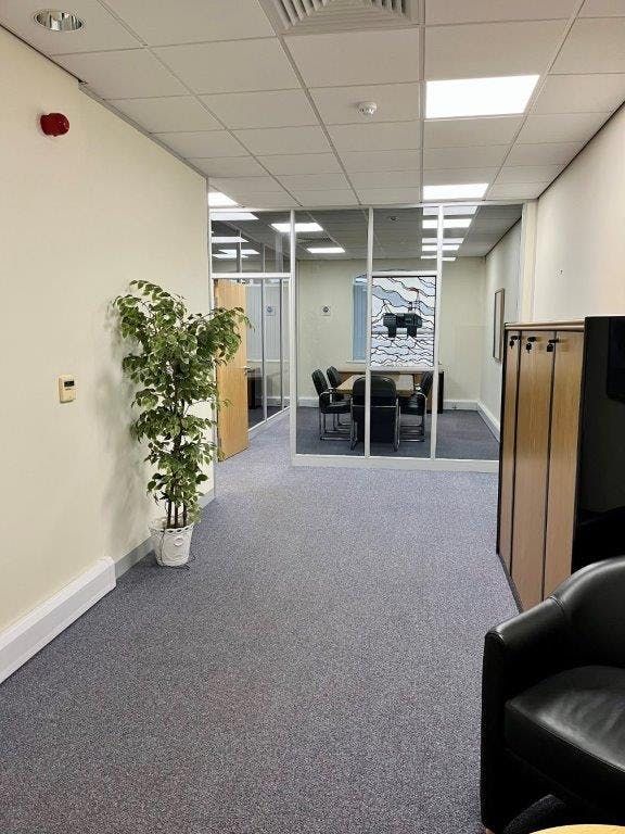 Property photo 3 of 5 Off5.Jpg