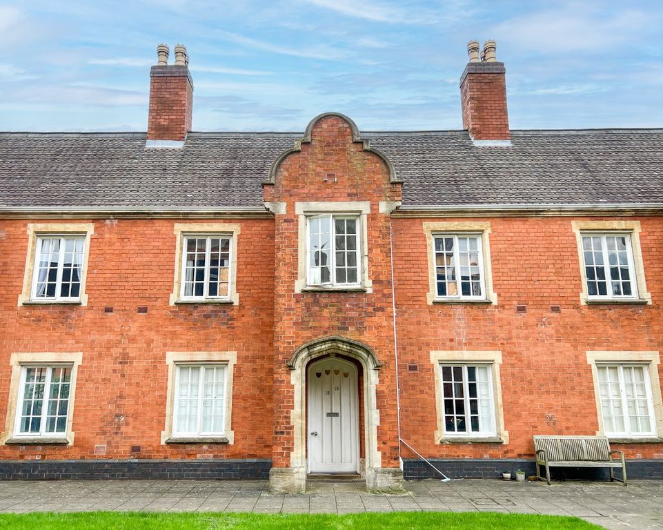 Property photo 2 of 13 3042404