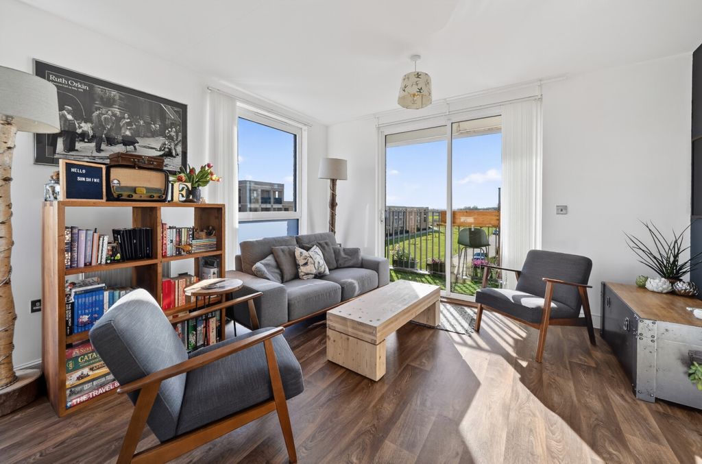 Property photo 2 of 20 Open Plan Living