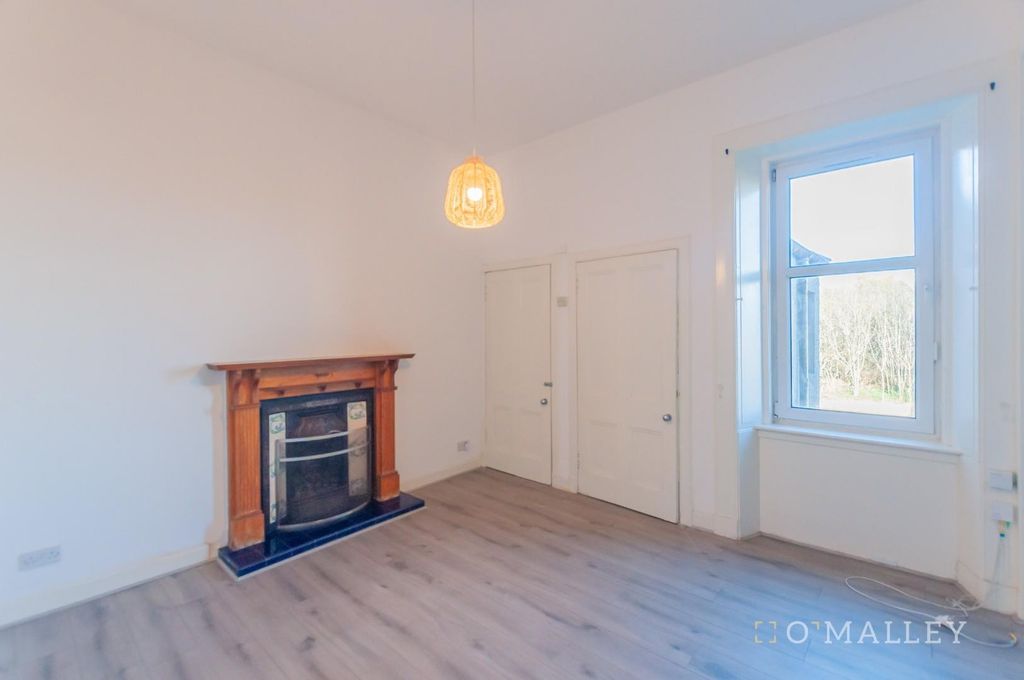 Property photo 3 of 13 Dining Room