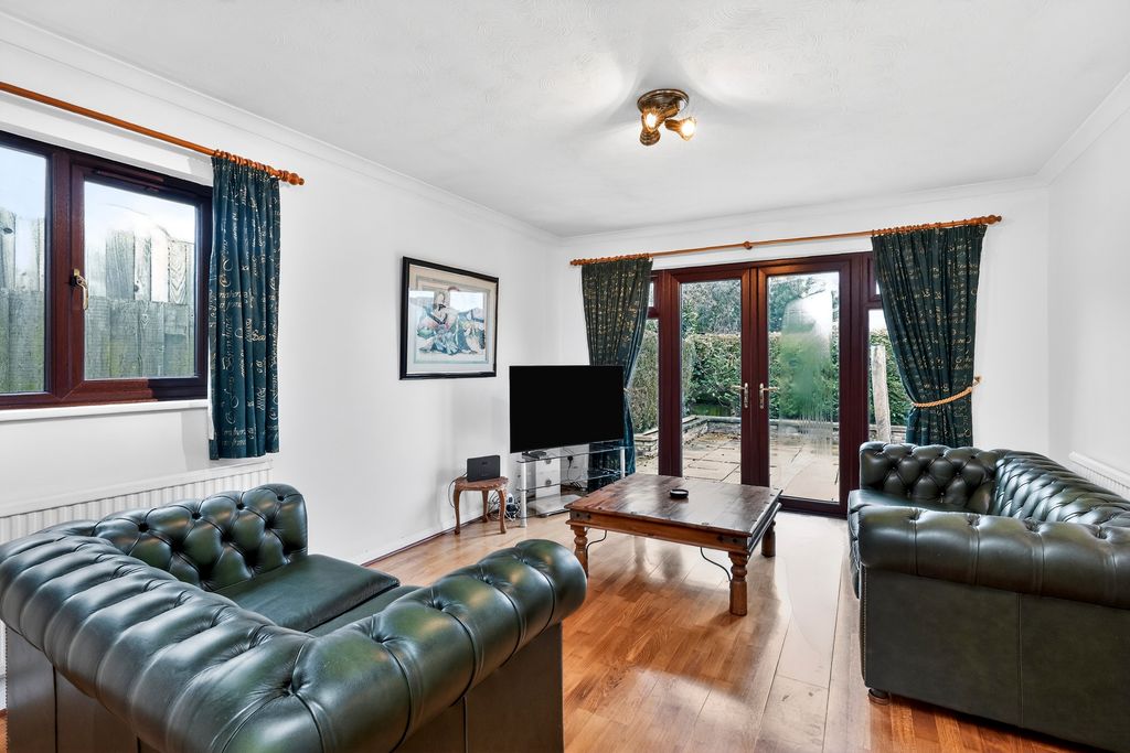 Property photo 3 of 25