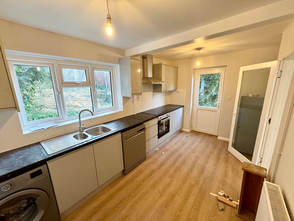 Property photo 3 of 6 50 Foxburrows Avenue - Kitchen View 2