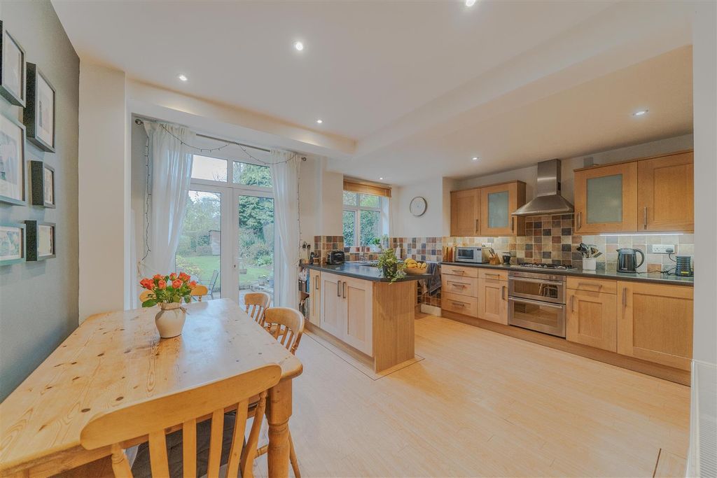 Property photo 2 of 35 Dining Kitchen