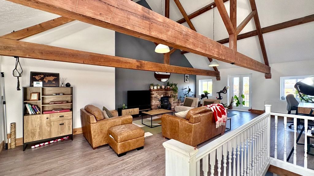 Property photo 3 of 17 Photo 2