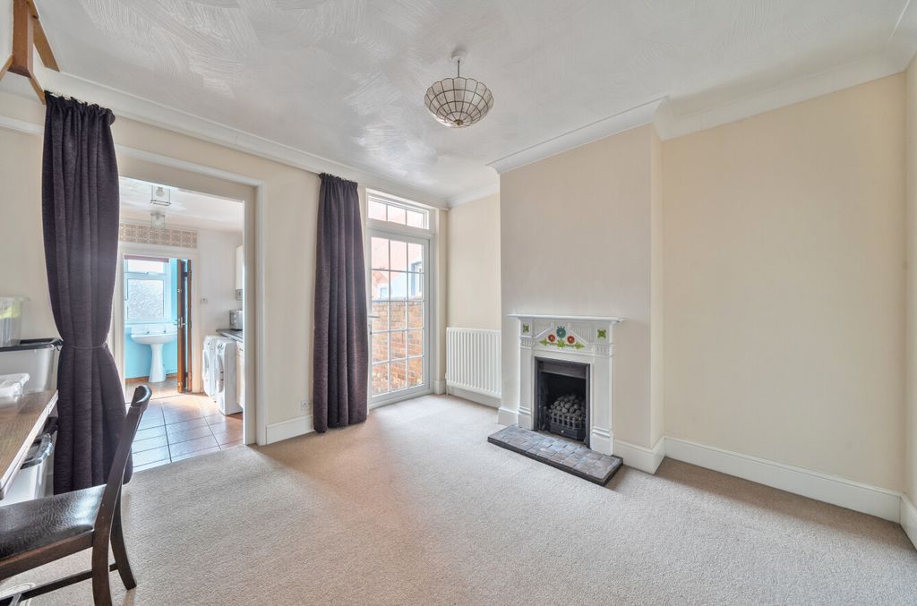 Property photo 3 of 18 1423506-7-69B06Ef...