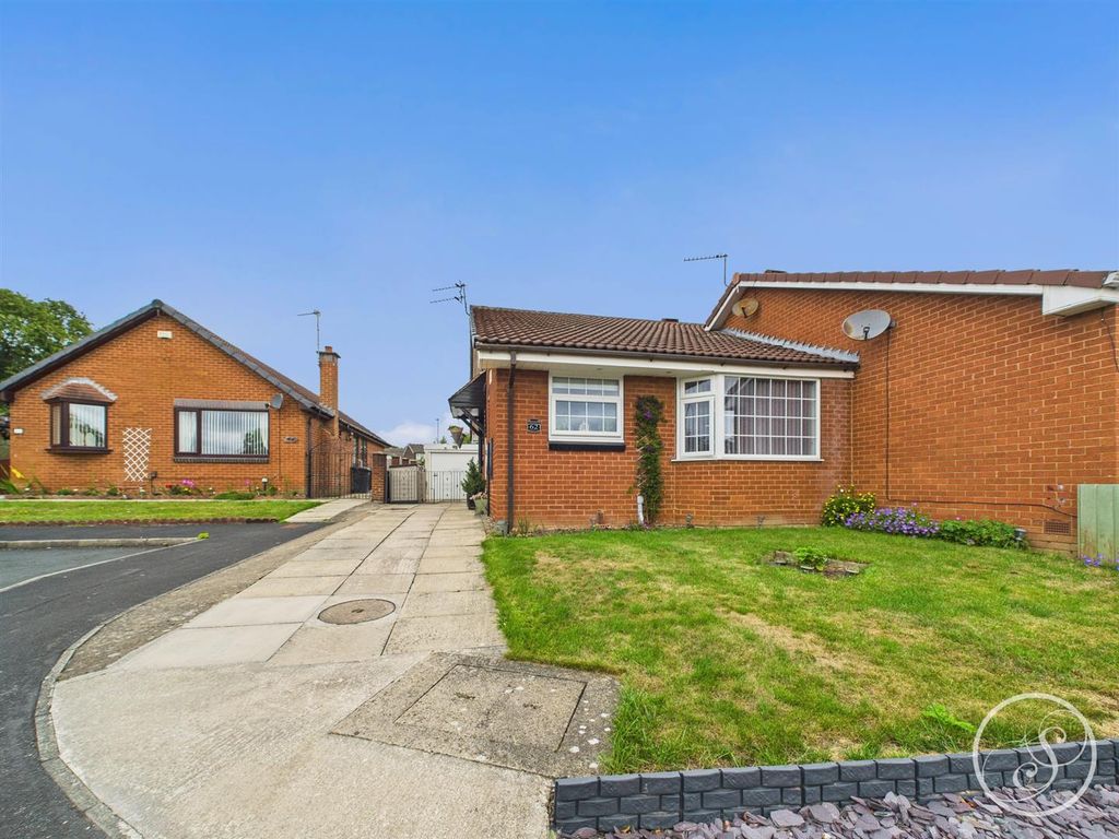 Property photo 1 of 17 External