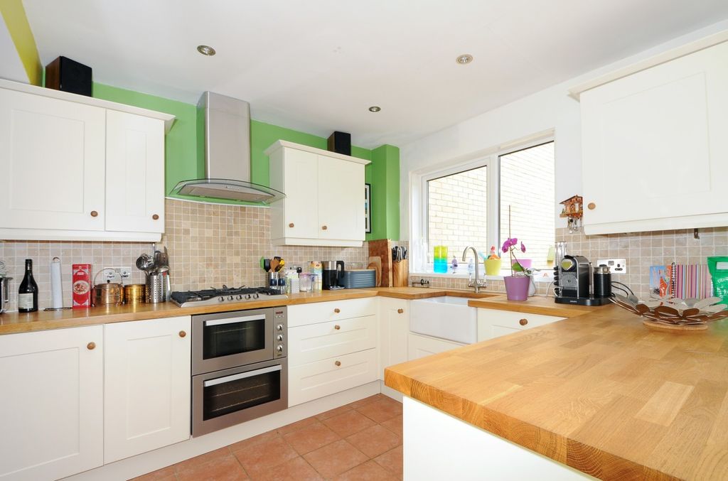 Property photo 2 of 8 1 (Main)