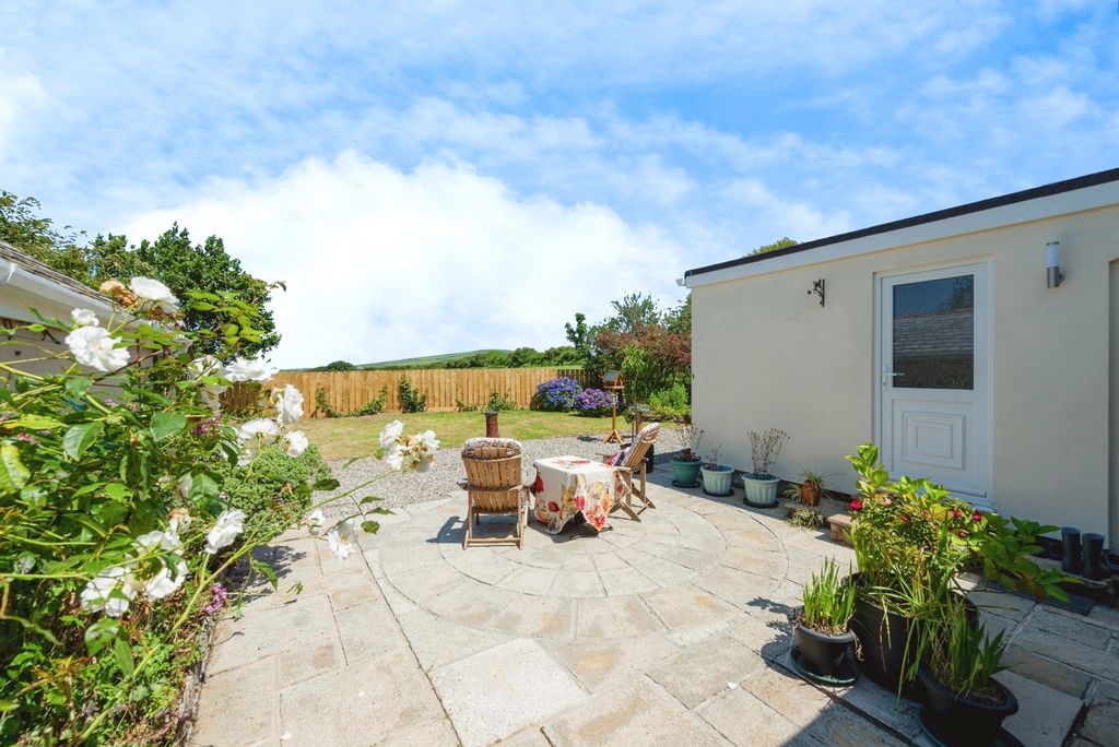 Property photo 3 of 14 Photo