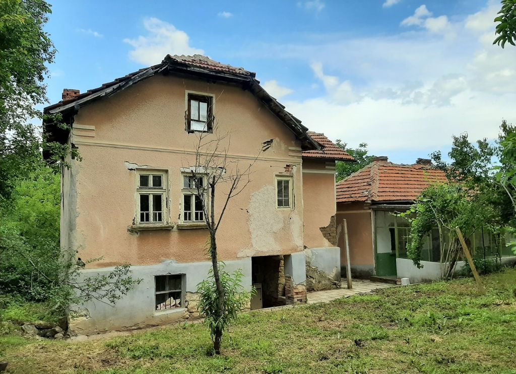 Property photo 1 of 8