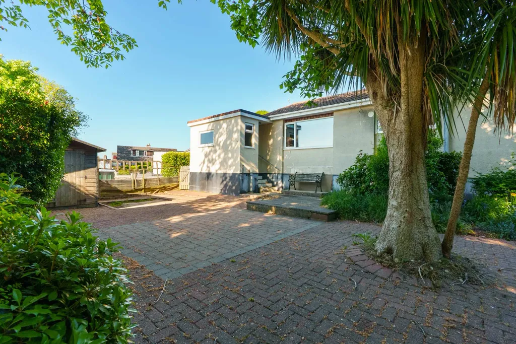 Property photo 2 of 22