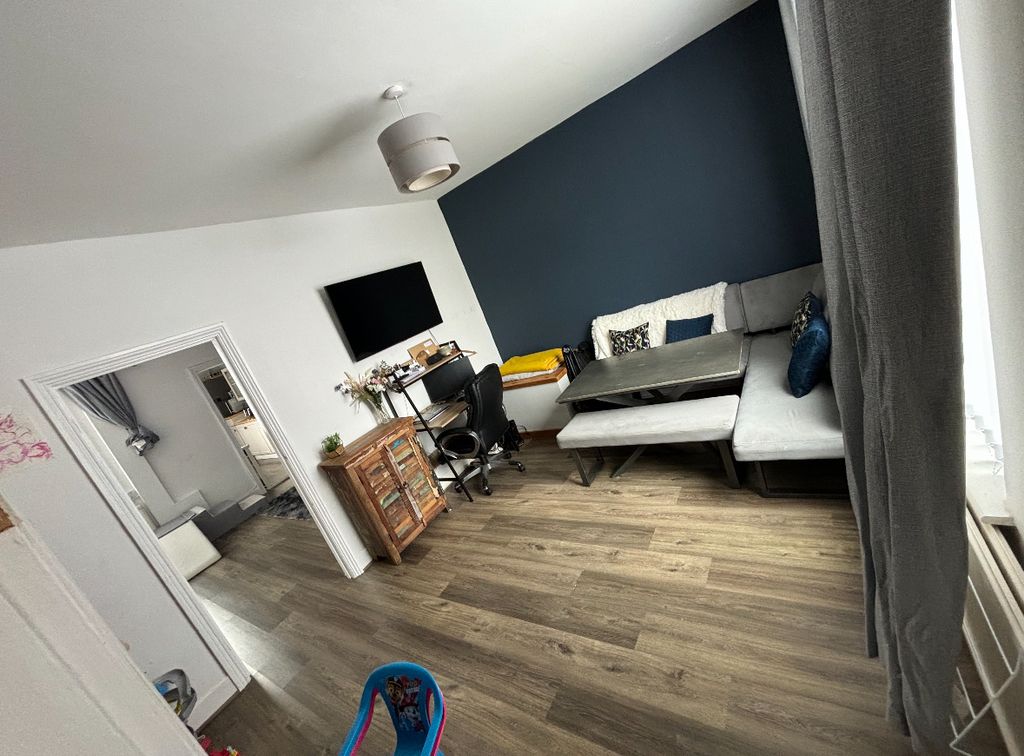 Property photo 3 of 16 Img_0949