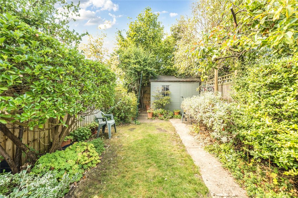 Property photo 2 of 19 Garden