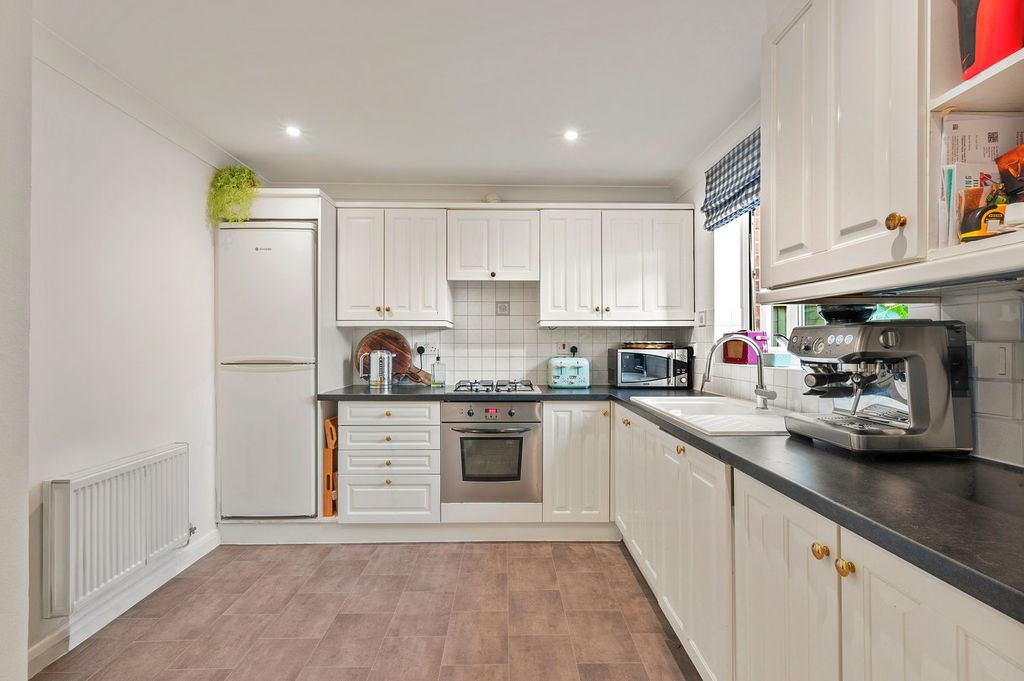 Property photo 3 of 16