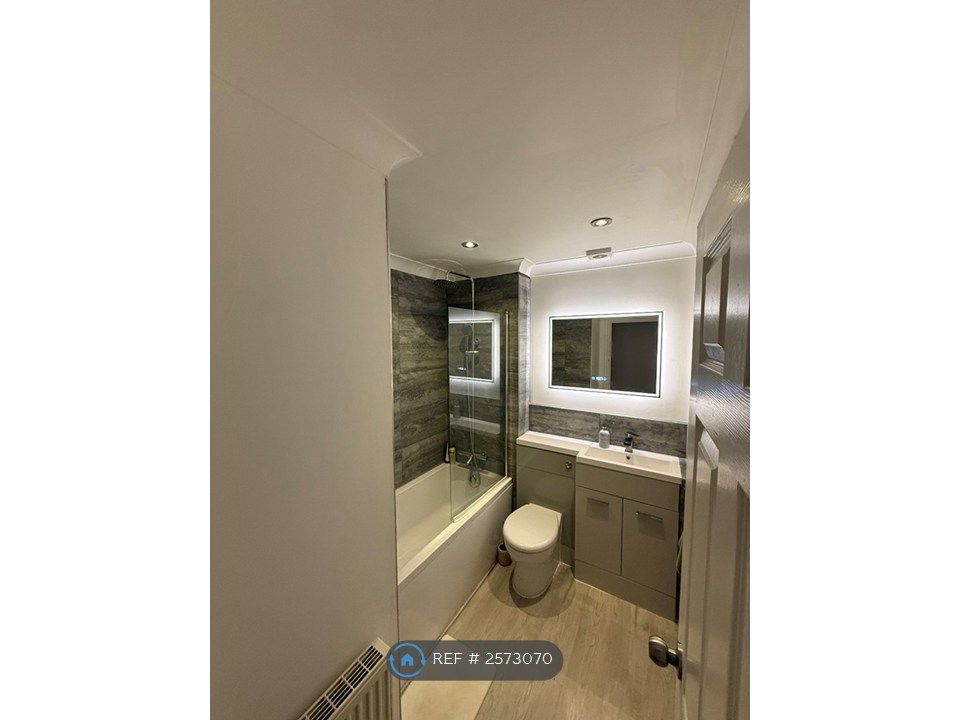 Property photo 3 of 6 Bathroom