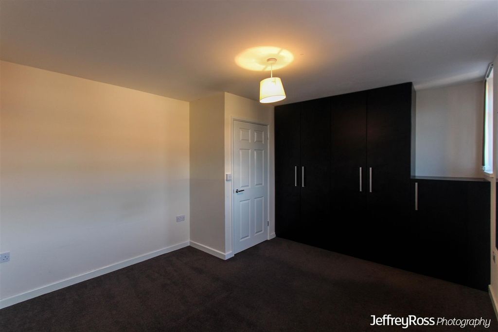 Property photo 3 of 10 Img-10.Jpg