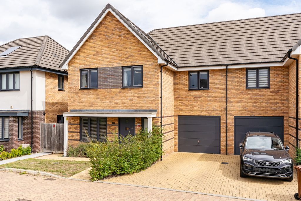 Property photo 2 of 32