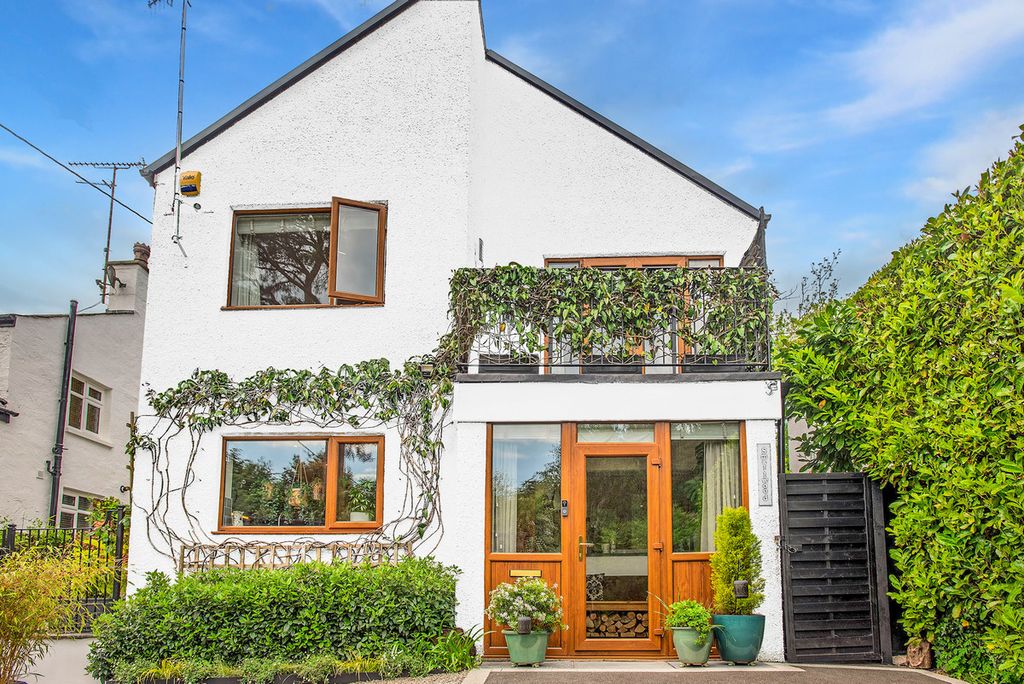 Property photo 1 of 32