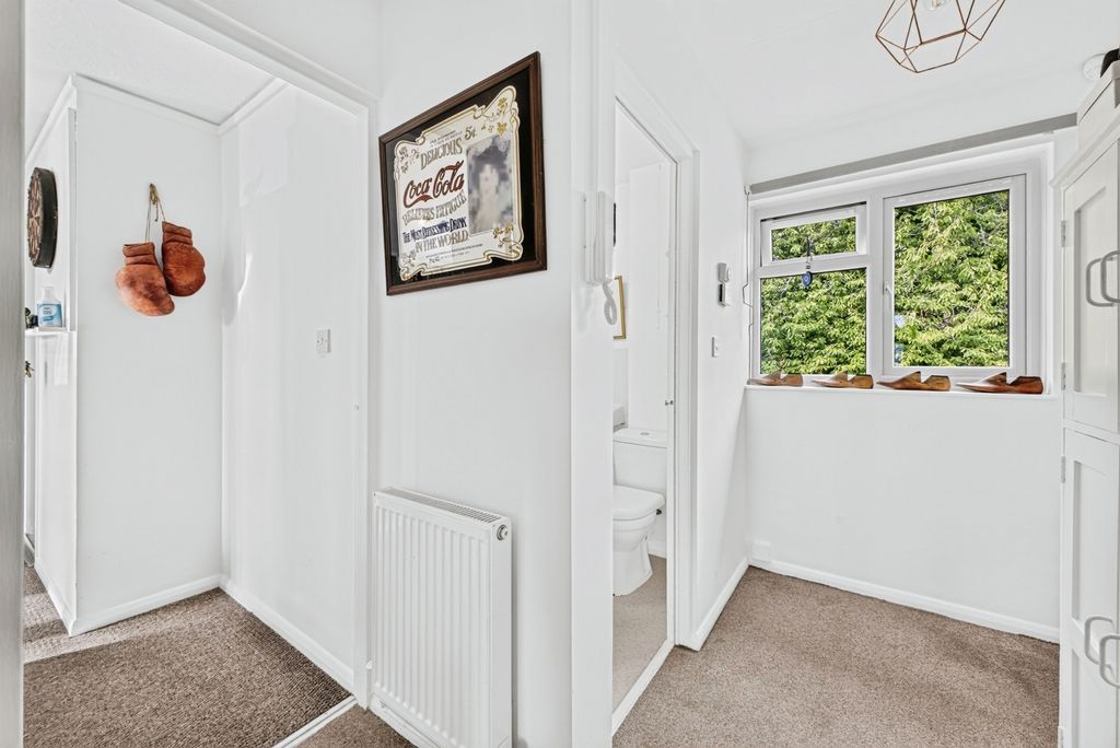Property photo 2 of 13 Entrance Hall