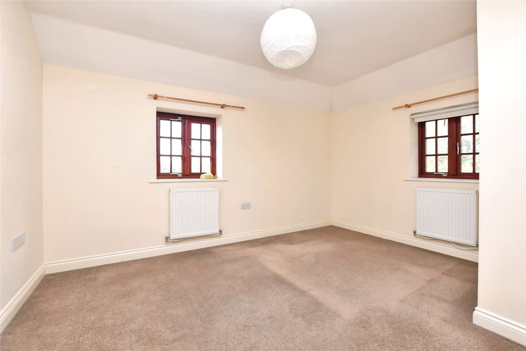 Property photo 3 of 12 Bedroom