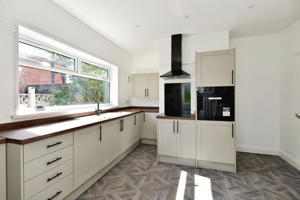 Property photo 2 of 19 Pbox-Img.Jpg