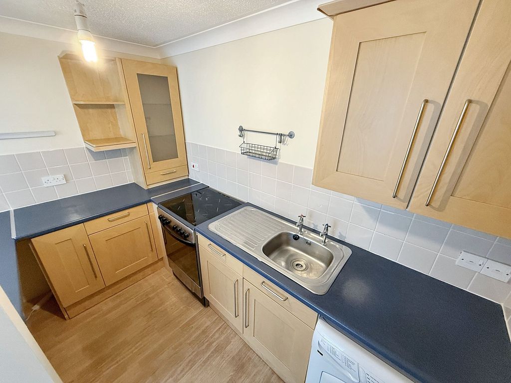 Property photo 3 of 12
