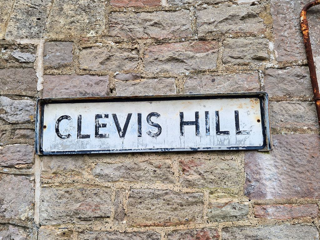 Property photo 3 of 37