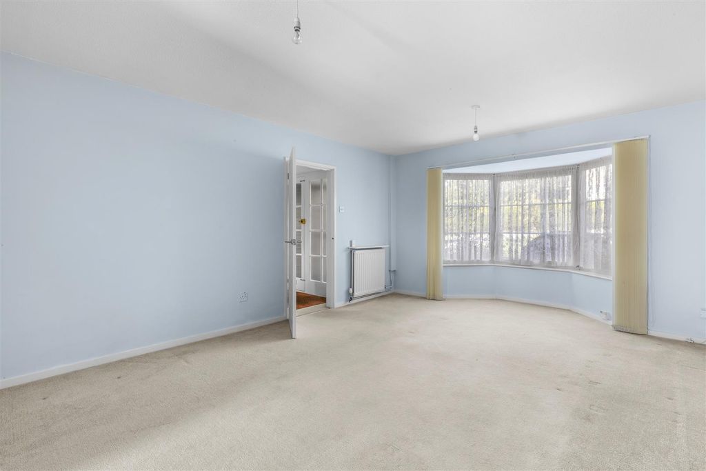 Property photo 3 of 14 Living Room