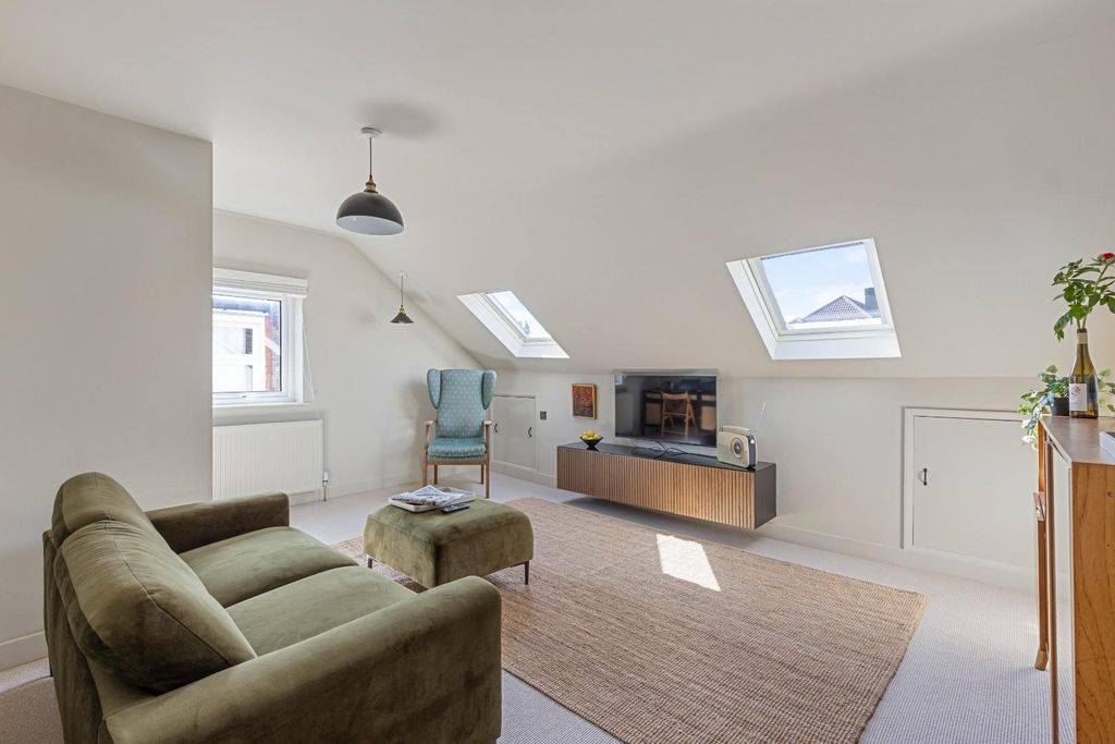 Property photo 1 of 12 Flat 7, 1 Recreation Road, Se26 - 7.Jpg