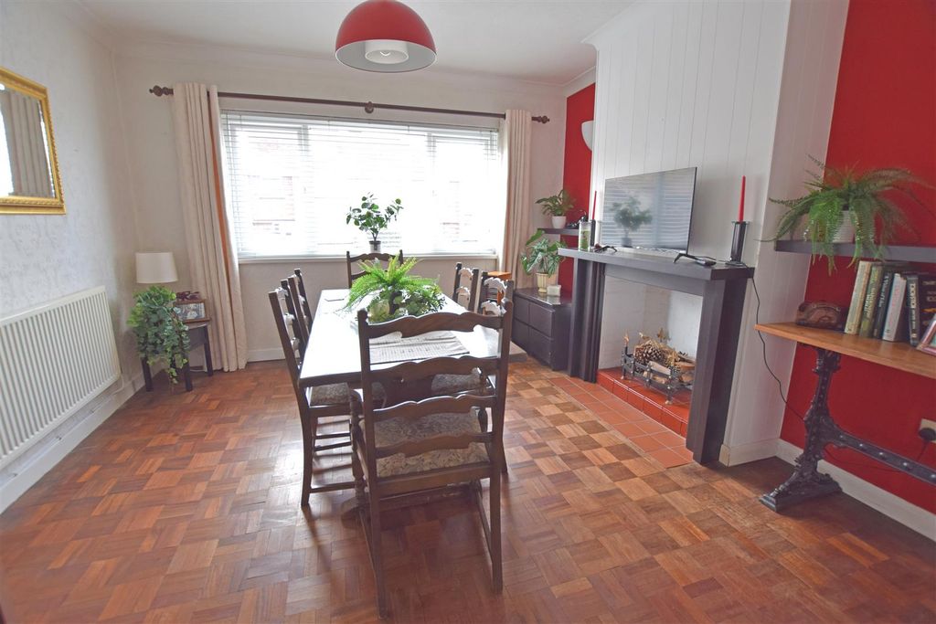 Property photo 3 of 14 Dining Room.Jpg