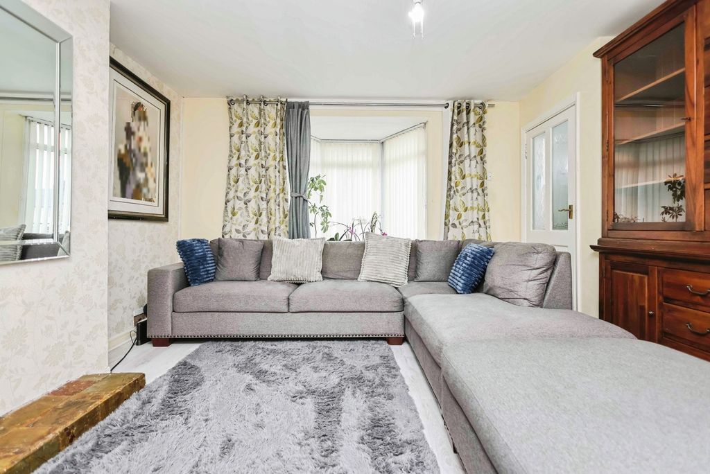 Property photo 2 of 12 Pbox-Img.Jpg