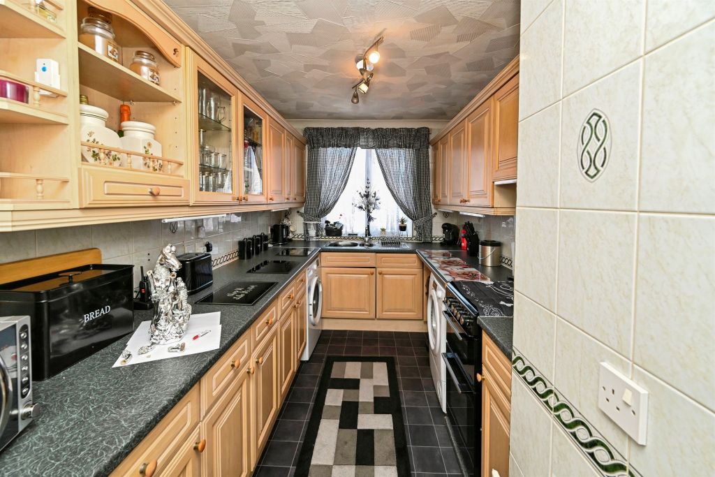 Property photo 3 of 35