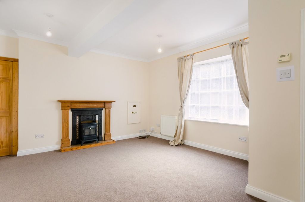 Property photo 2 of 9 Picture 2