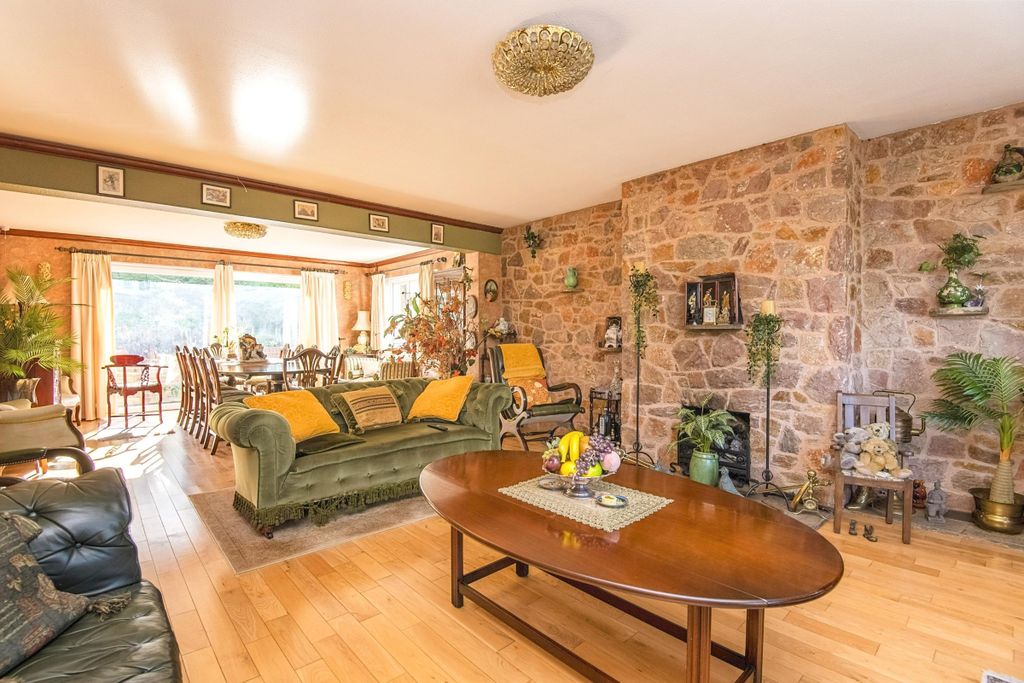 Property photo 1 of 8 Living Dining Room