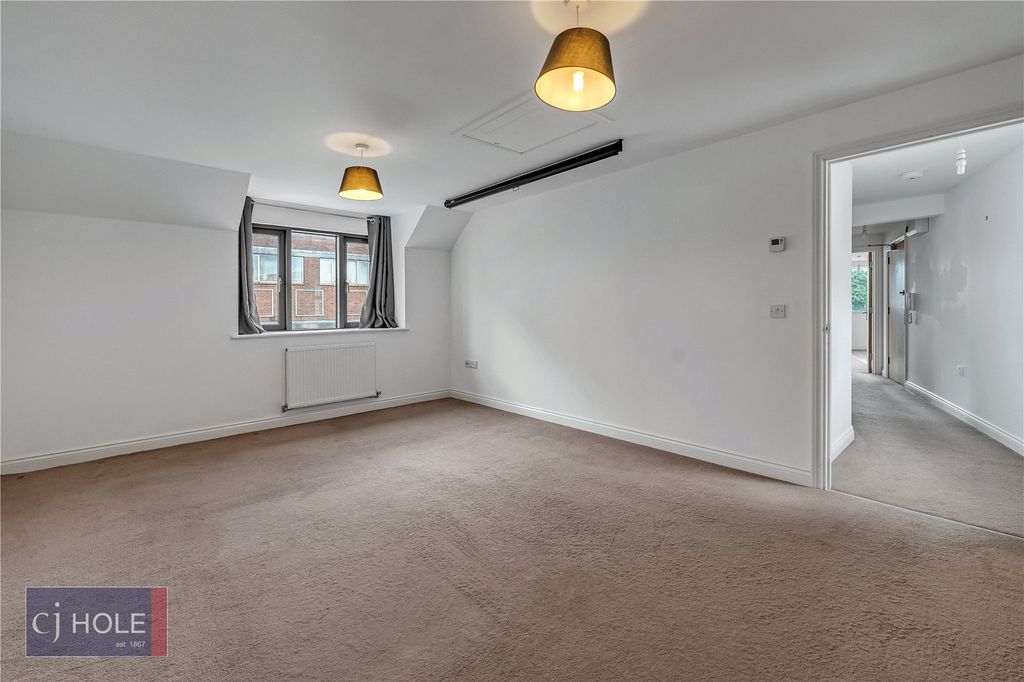 Property photo 3 of 10 Picture No. 11
