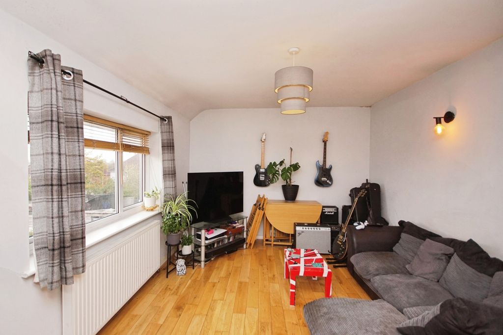 Property photo 2 of 11 Photo