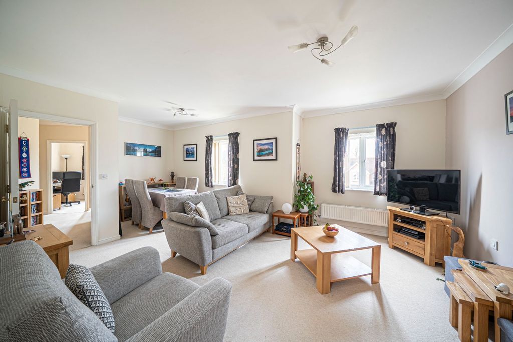 Property photo 2 of 22