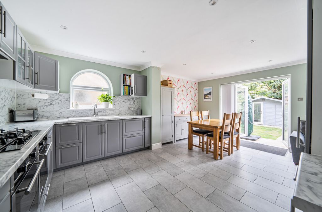 Property photo 3 of 15 1335740-7-68949c2...