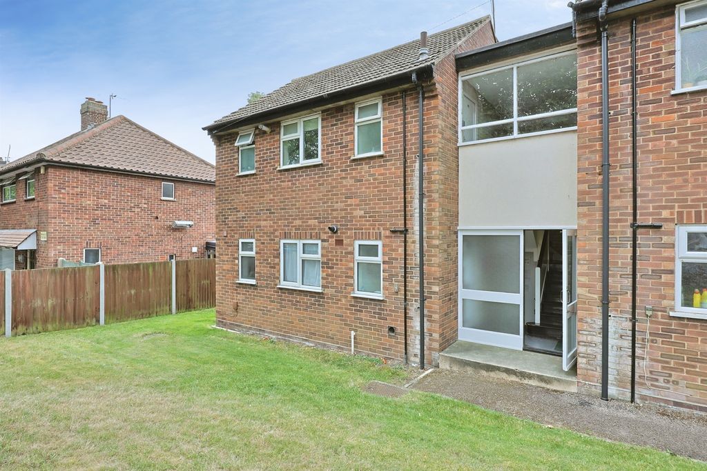 Property photo 1 of 11